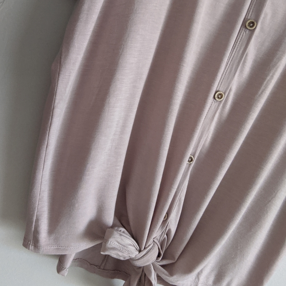 FINAL SALE 🆕🌿DRAPED BUTTON DOWN TOP🌿 - Picture 4 of 8